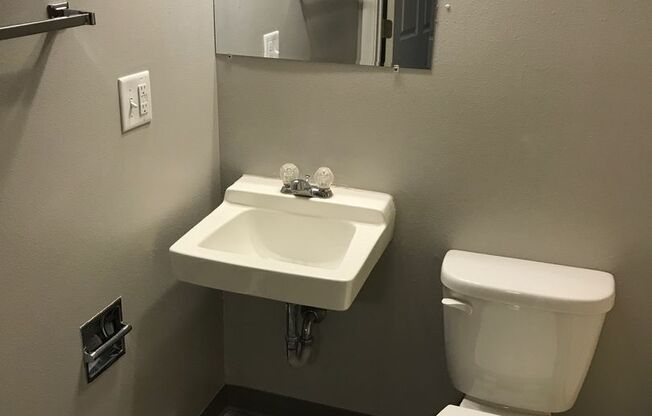 Studio, 1 bath, $545, Unit 20