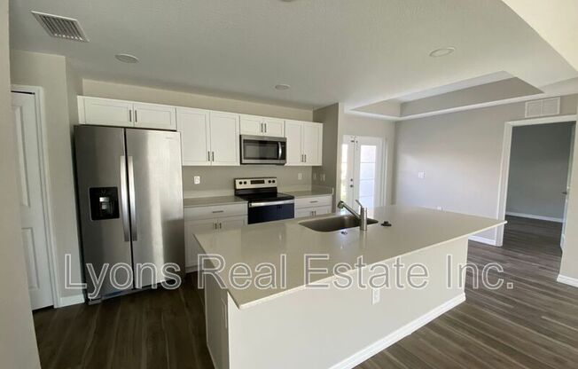 2821 NW 6 PL