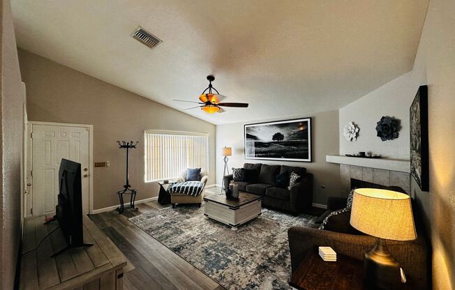 3641 N Bond