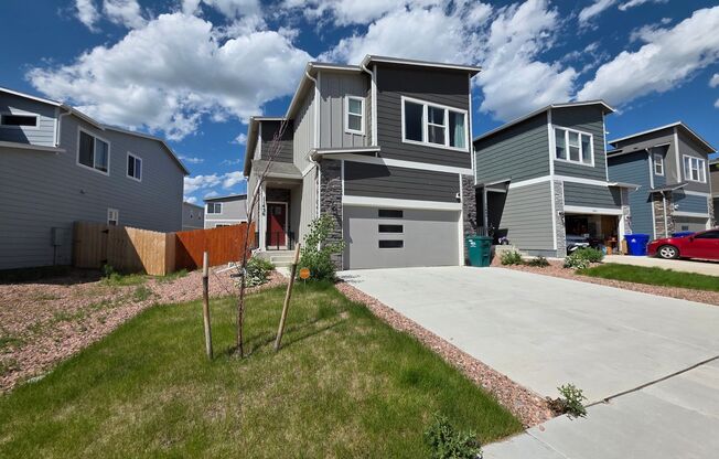 Stunning New Home In Lorson Ranch!!!