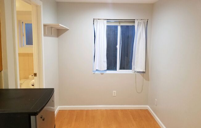 OPEN HOUSE: Sunday (8/3) 12:00pm-12:15pm.Remodeled 1BR/1BA garden apartment in Central Sunset, Shared Laundry, Shared Yard (1817 23rd Avenue)