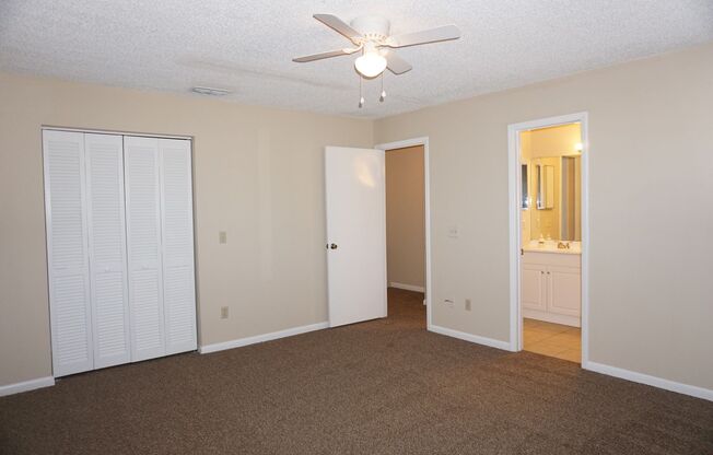 3 beds, 2 baths, $1,560