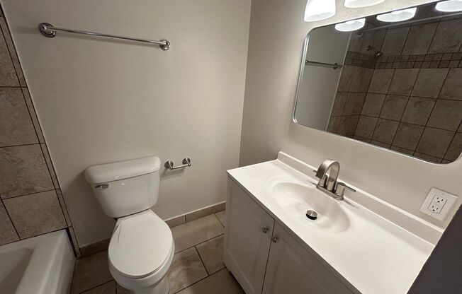 1 bed, 1 bath, $995, Unit 250
