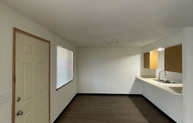 2 beds, 2 baths, 1,027 sqft, $1,495, Unit 87