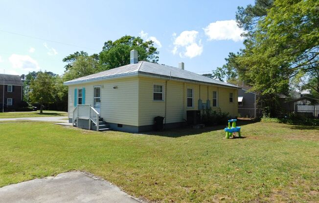 712 B North B Street - located in the Town of Bridgeton!