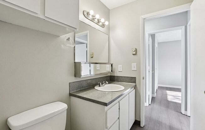 2 beds, 1 bath, 987 sqft, $1,499, Unit 06