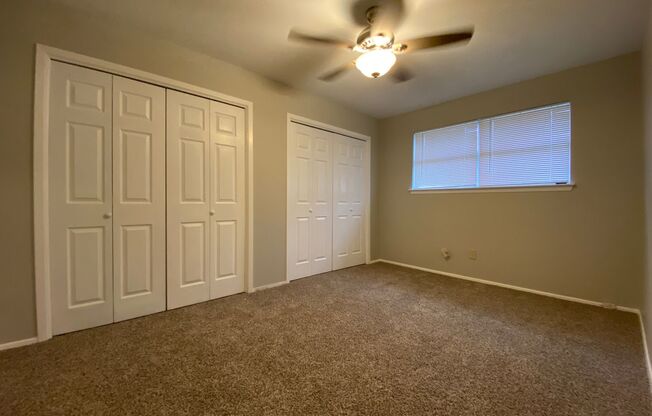 Duplex *LEASING SPECIAL AVAILABLE*