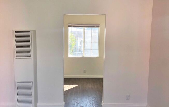 Studio, 1 bath, 312 sqft, $1,700