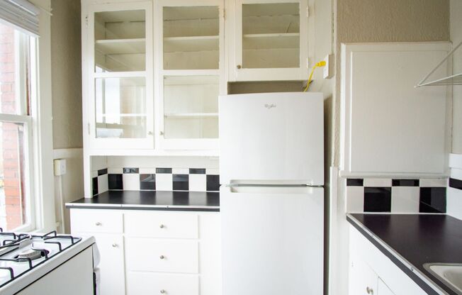 Studio, 1 bath, $1,095, Unit 53