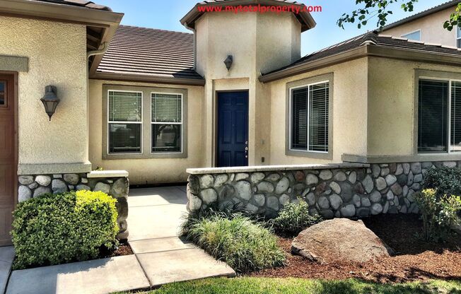 1972 WEYRICH ST - 3 BEDROOM 2 1/2 BATH - TULARE