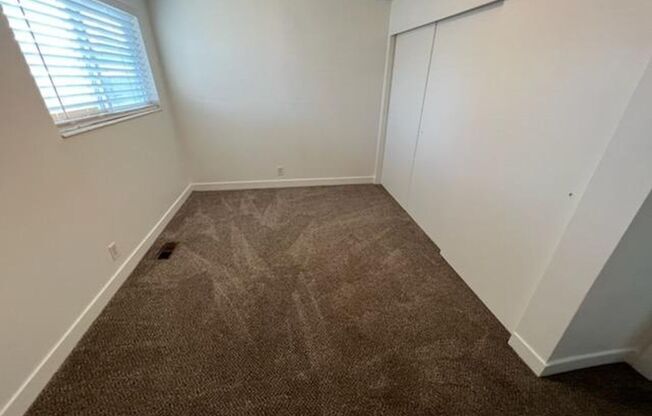 2 beds, 1 bath, 885 sqft, $1,295