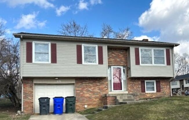 Welcome Home to East Hills!                             250717