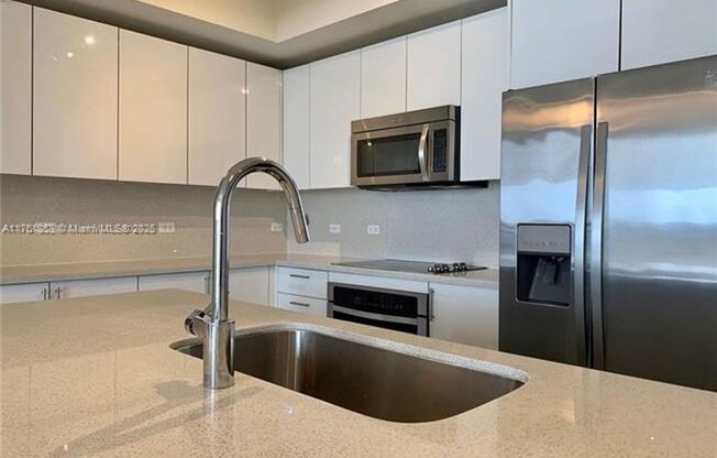 999 SW 1st Ave unit 3206 (A11751853)