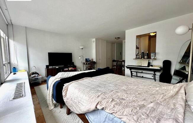 330 EAST 33RD ST