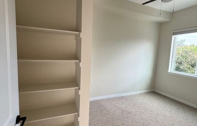 2 beds, 2 baths, 720 sqft, $1,949, Unit 820 #211