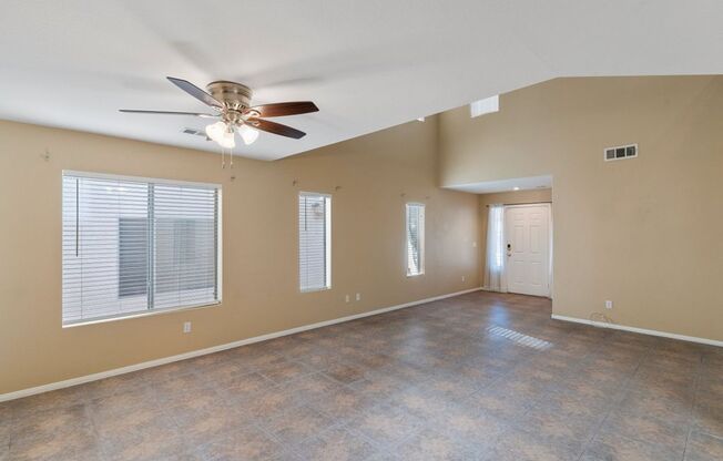 Beautiful 4 Bed 2.5 Bath Vaulted Ceilings, Covered Patio