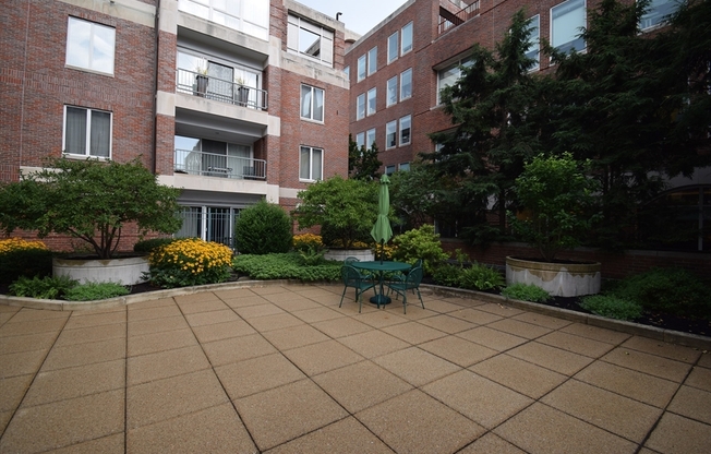 130 Mount Auburn St