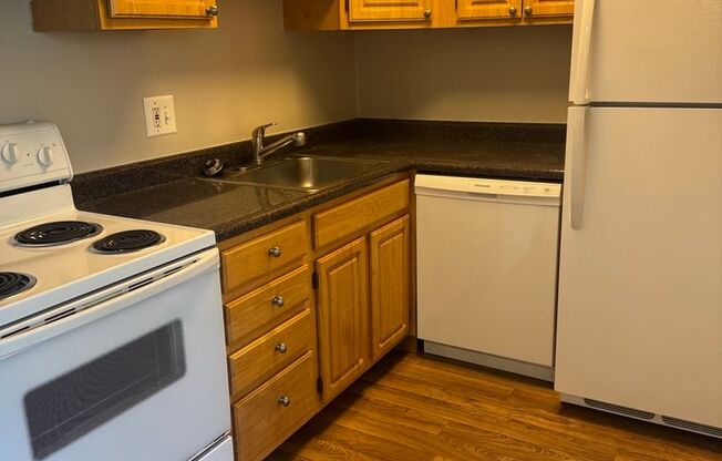 1 bed, 1 bath, 600 sqft, $1,185, Unit 241