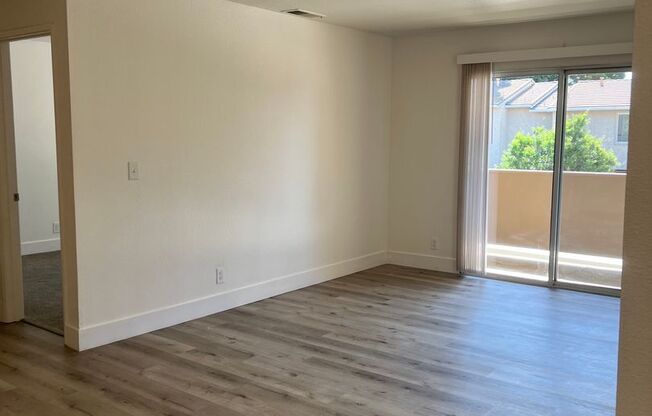 1 bed, 1 bath, 688 sqft, $1,375, Unit 027