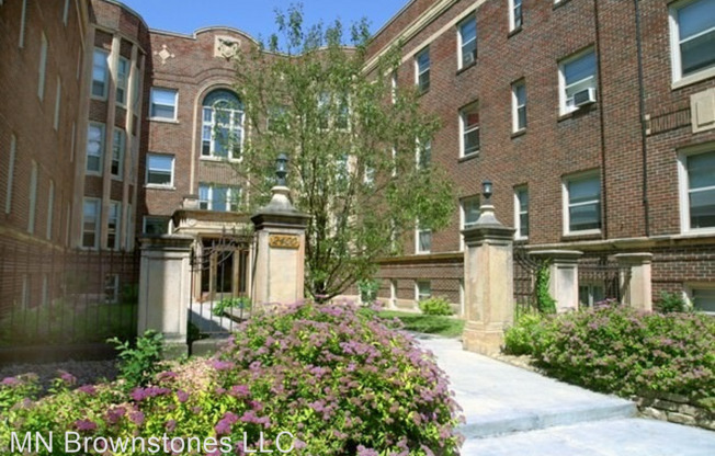2400 Harriet Ave Apartments