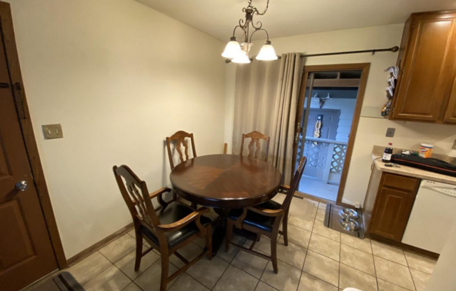 3 beds, 2 baths, $2,000