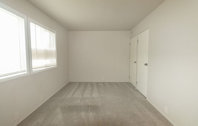 2 beds, 1 bath, 784 sqft, $1,100, Unit 1802 2W