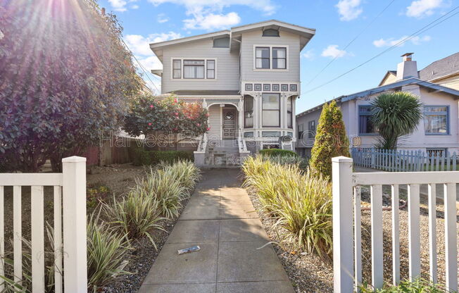 2156 Clinton Ave #3 - Lease up