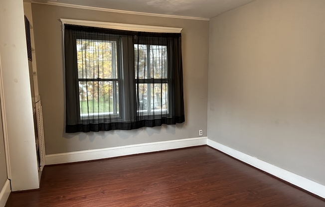 3 beds, 1 bath, 1,042 sqft, $2,500, Unit 2