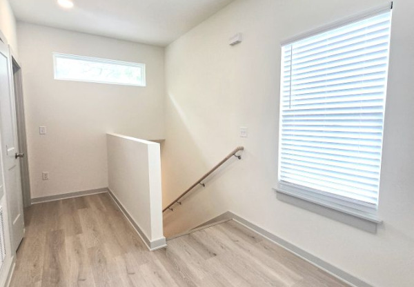 606 E BRAINERD