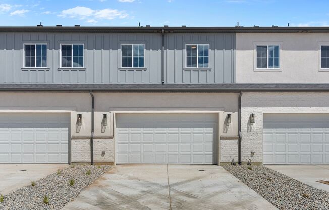 MOVE-IN NOW FOR $2500 OFF - 3 Bed 2.5 Bath South Jordan Townhome Available Now!