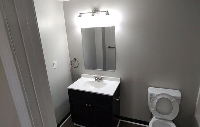 1 bed, 1 bath, 595 sqft, $899, Unit RC-103