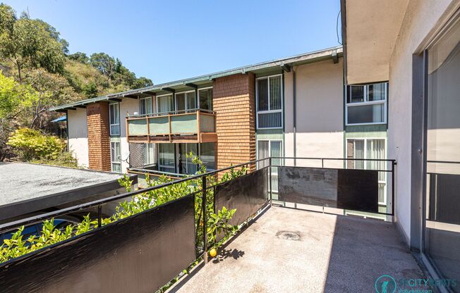 San Carlos: Unfurnished 1 Bed 1 Ba Apartment in San Carlos Hills w/ Private Patio, Parking, Storage, & Laundry Onsite