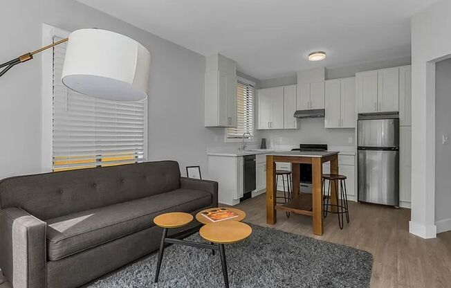 40 Tiffany Avenue (1288r)