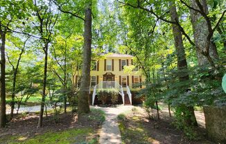 Beautiful Colonial-Style Home on Quiet Cul-de-Sac with Basement & Private Backyard!