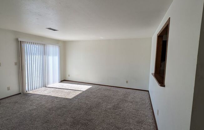 2 beds, 2 baths, 1,034 sqft, $1,279, Unit 1401 094