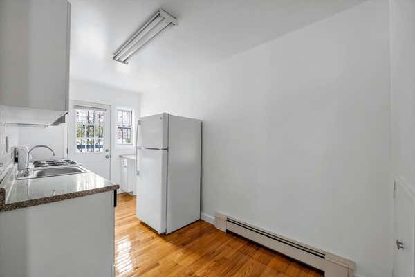 1 bed, 1 bath, 700 sqft, $2,200, Unit 59B