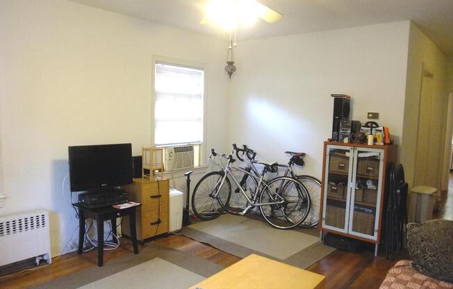 8404 Greenwood Avenue D&amp;G PROPERTIES LLC