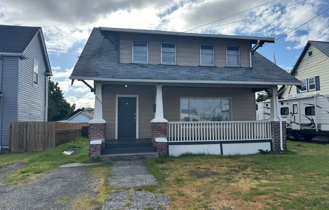 4+ bedrooms, 1.75 bathrooms in South Tacoma