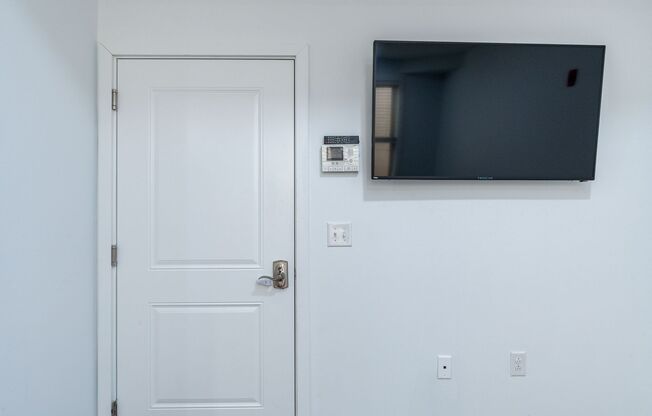 3 beds, 2 baths, 150 sqft, $1,975, Unit 1409-304
