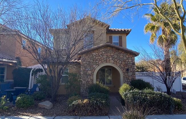 Beautiful 3 bed/2.5 bath home located in Henderson.