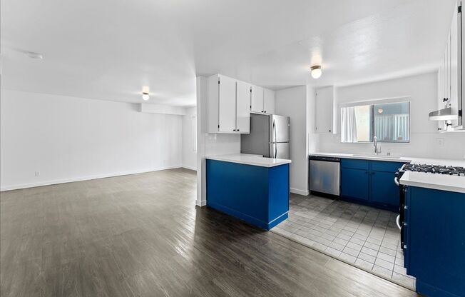 448 W WINDSOR RD