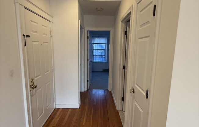 2 beds, 1 bath, $3,600, Unit 3