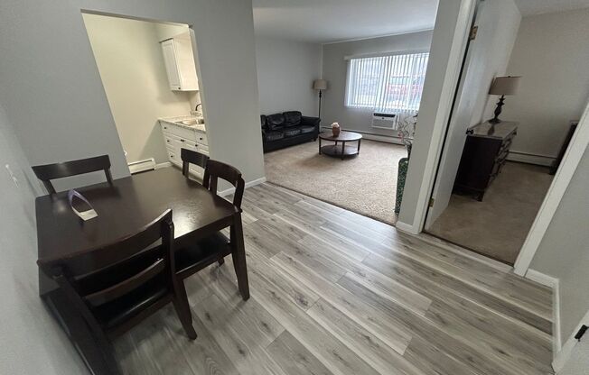 1 bed, 1 bath, $995, Unit 137