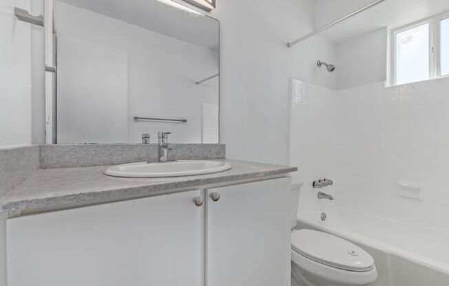 1 bed, 1 bath, $1,125, Unit 16