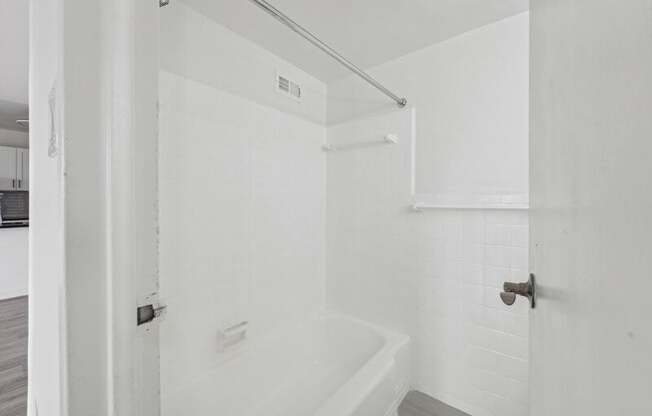 A Bathroom With Bathtub at Ashlawn at Southern Towers, Alexandria