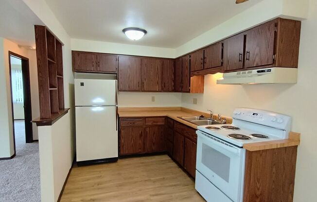 1 bed, 1 bath, 824 sqft, $979