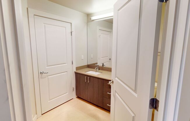 Studio, 1 bath, 564 sqft, $2,040, Unit 202