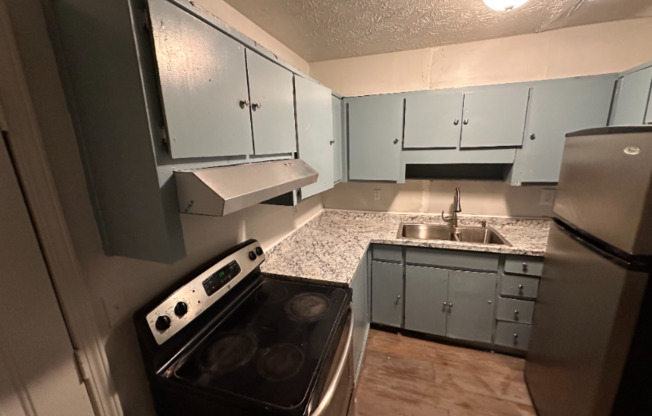 1 10 JOLLY AVE APTS