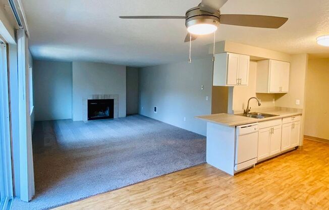 2 beds, 2 baths, 1,070 sqft, $1,625, Unit 16-201