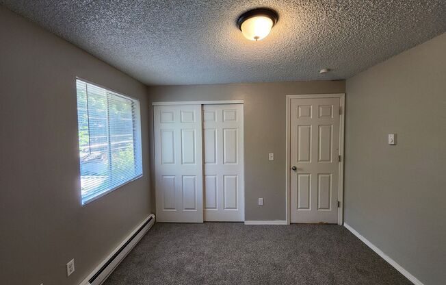 2 beds, 1 bath, 710 sqft, $1,100, Unit HH340